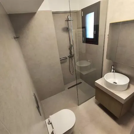 Brand New Next To The Beach, Peaceful Square, Garden View Apartment Rethymno