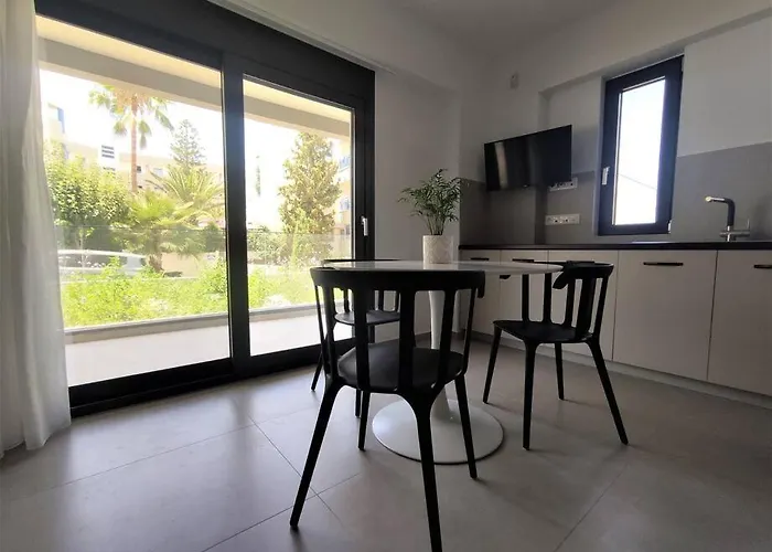 Brand New Next To The Beach, Peaceful Square, Garden View Retimno