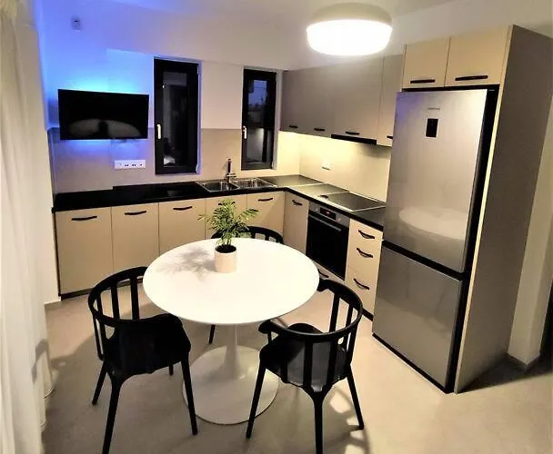 Brand New Next To The Beach, Peaceful Square, Garden View *