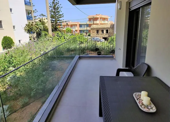 Brand New Next To The Beach, Peaceful Square, Garden View Apartament Retimno